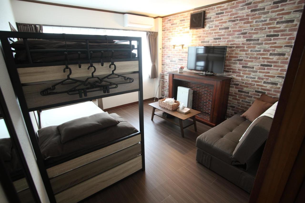 Guest house FUTABA Ōsaka Extérieur photo